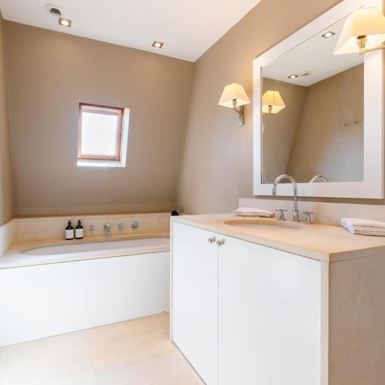 Le Belvédère - Penthouse with sea & country views - Three-Bedroom Apartment - 17