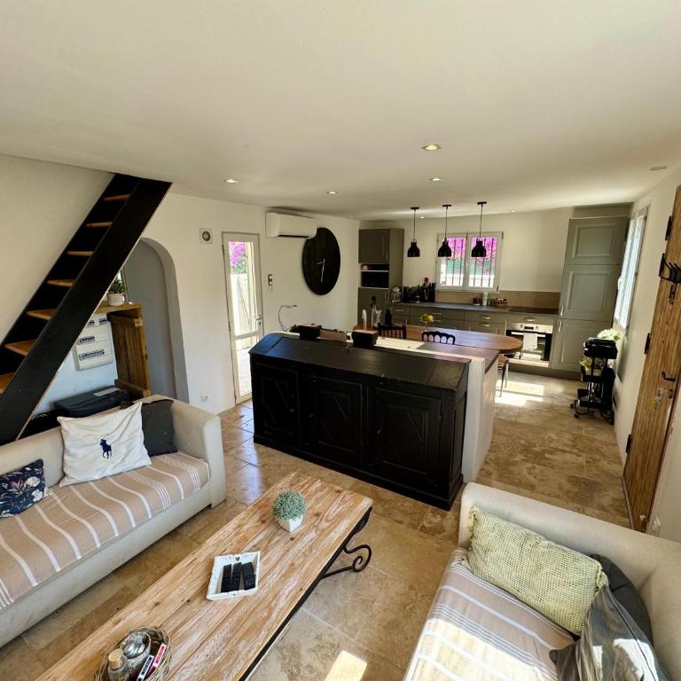 Maison provençale en bord de mer - Maison 2 Chambres - 17