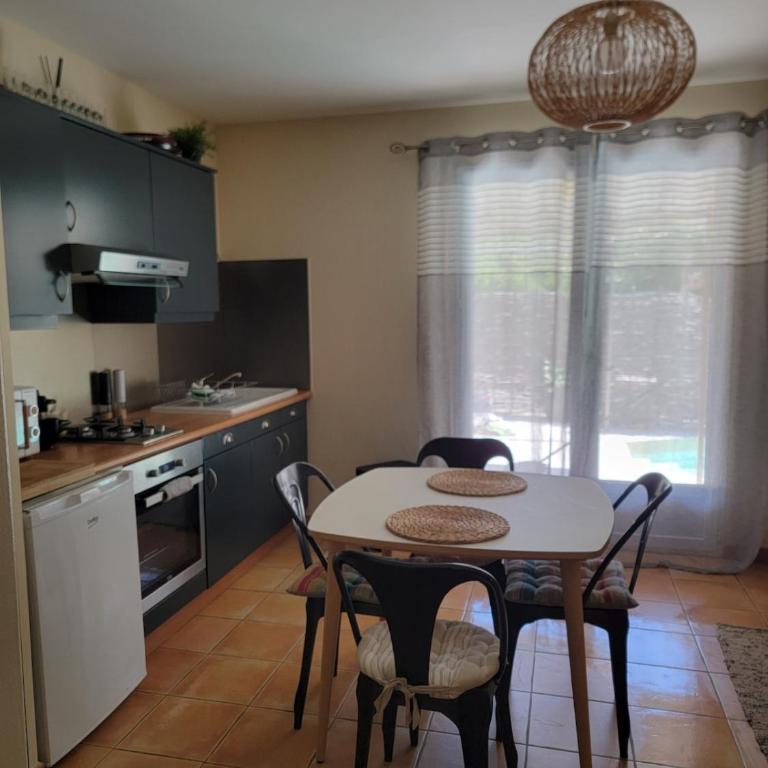Jolie Mazet Provençale avec Piscine, à quelques minutes du Centre - Maison 1 Chambre - 11