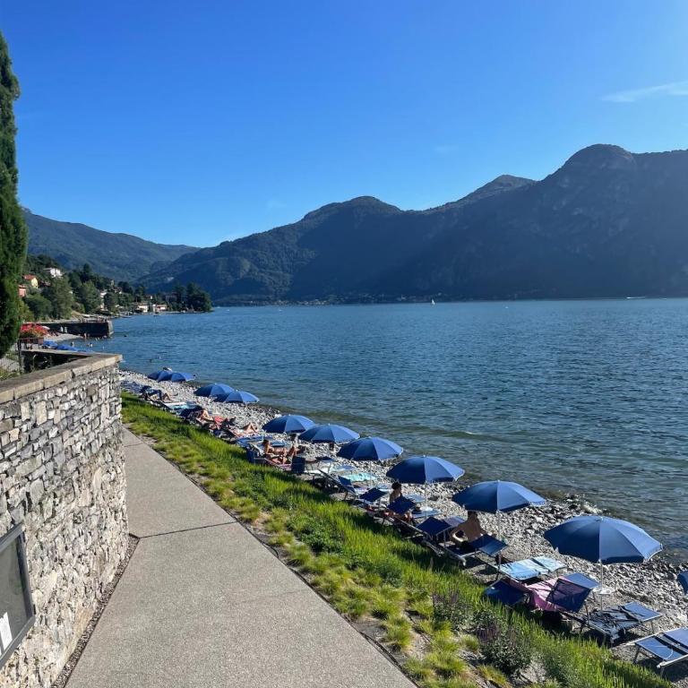 Design e Vista Lago Beachfront Oasis with AC e WiFi - Appartamento con 2 Camere da Letto - 6