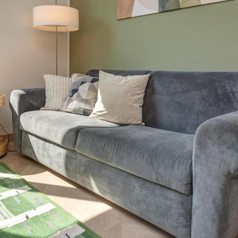 Design e Vista Lago Beachfront Oasis with AC e WiFi - Appartamento con 2 Camere da Letto - 9