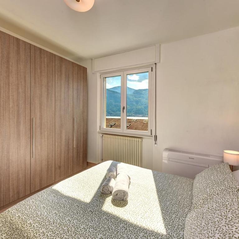 Design e Vista Lago Beachfront Oasis with AC e WiFi - Appartamento con 2 Camere da Letto - 10