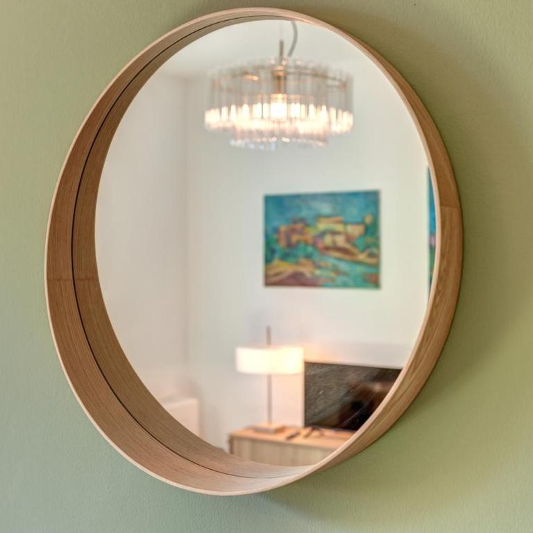 Design e Vista Lago Beachfront Oasis with AC e WiFi - Appartamento con 2 Camere da Letto - 11