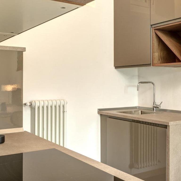 Design e Vista Lago Beachfront Oasis with AC e WiFi - Appartamento con 2 Camere da Letto - 22