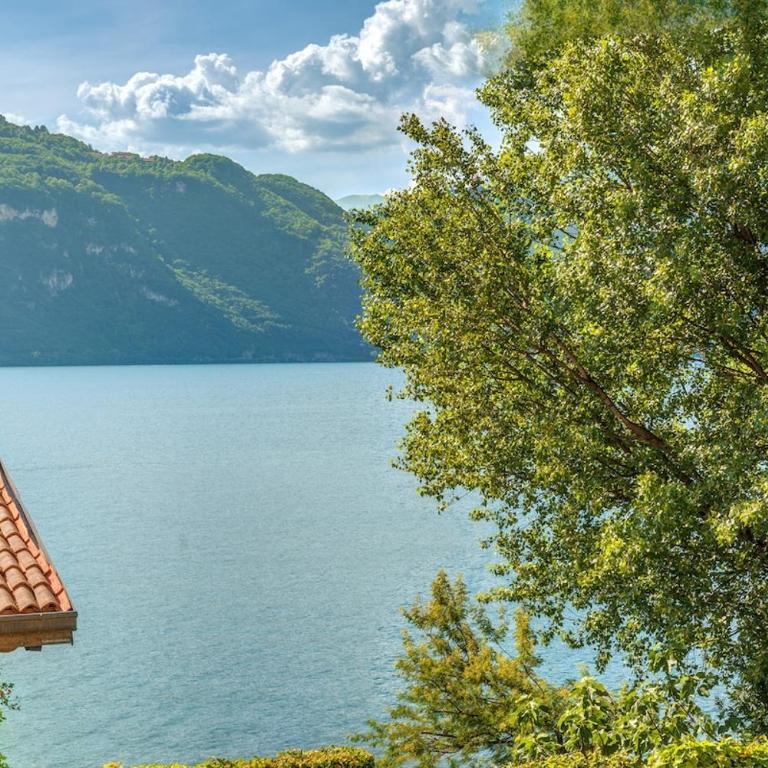 Design e Vista Lago Beachfront Oasis with AC e WiFi - Appartamento con 2 Camere da Letto - 23