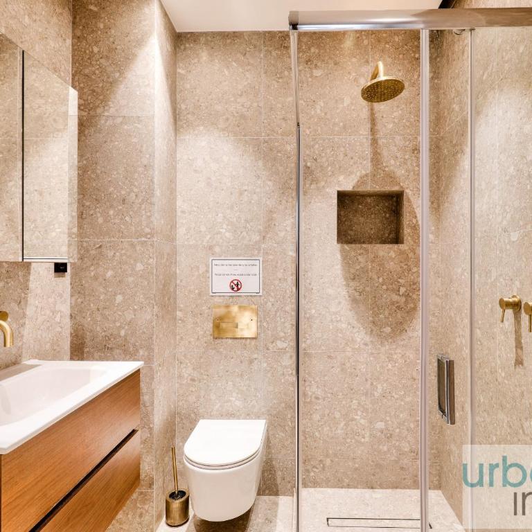 UrbanFlat 141 - Grand Appartement Champs-Elysees Ponthieu - Appartement - 7