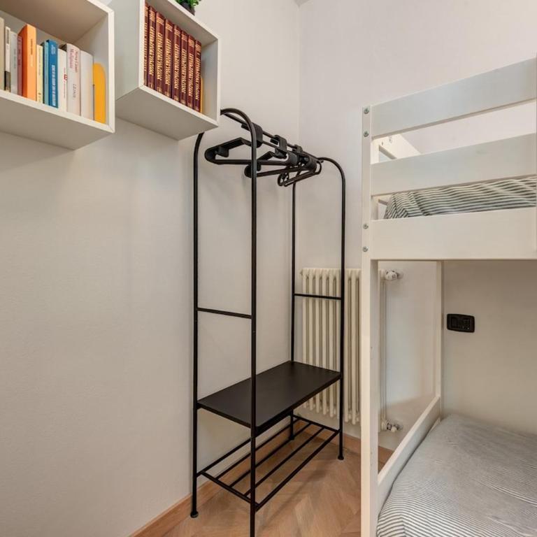 Design e Vista Lago Beachfront Oasis with AC e WiFi - Appartamento con 2 Camere da Letto - 26