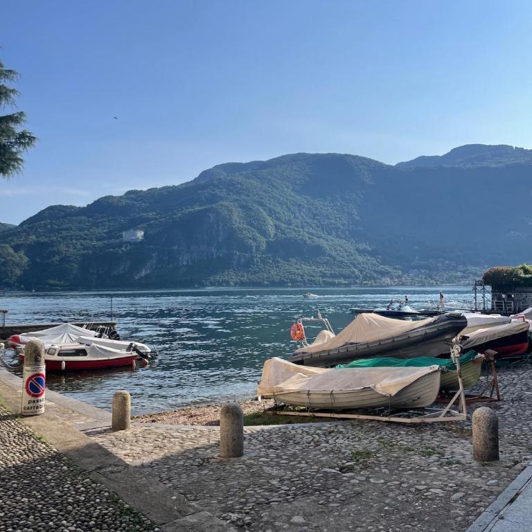 Design e Vista Lago Beachfront Oasis with AC e WiFi - Appartamento con 2 Camere da Letto - 28