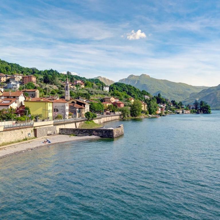 Design e Vista Lago Beachfront Oasis with AC e WiFi - Appartamento con 2 Camere da Letto - 29