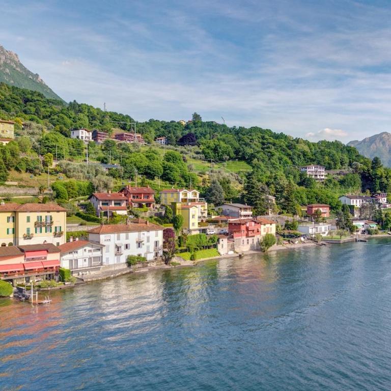 Design e Vista Lago Beachfront Oasis with AC e WiFi - Appartamento con 2 Camere da Letto - 36