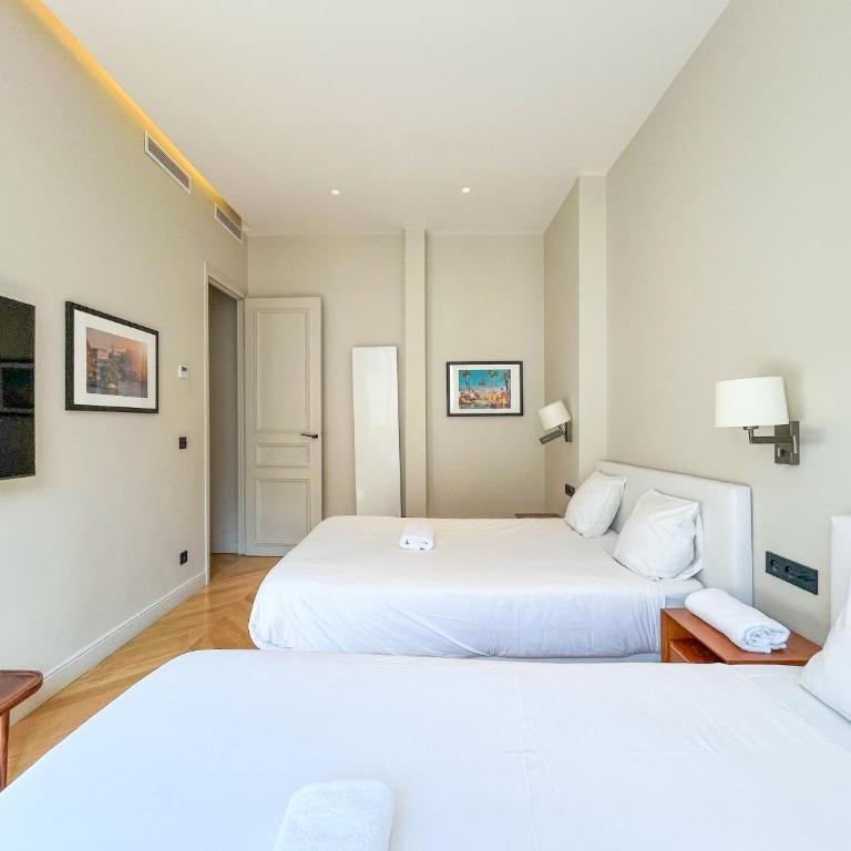 UrbanFlat 141 - Grand Appartement Champs-Elysees Ponthieu - Appartement - 4