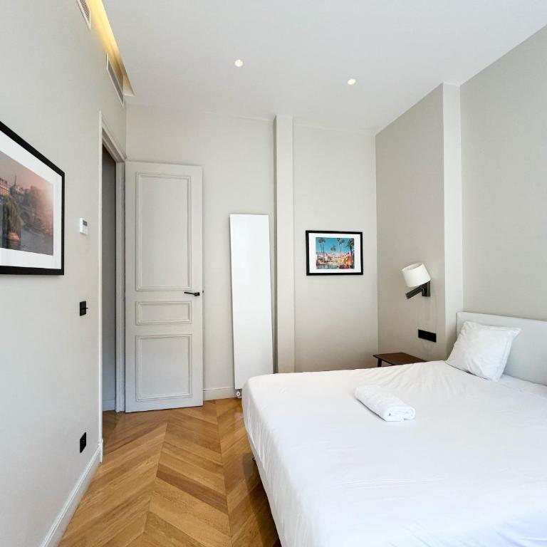 UrbanFlat 141 - Grand Appartement Champs-Elysees Ponthieu - Appartement - 20