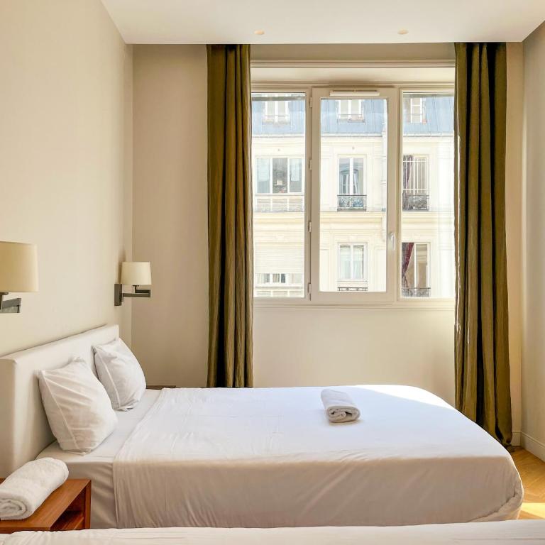 UrbanFlat 141 - Grand Appartement Champs-Elysees Ponthieu - Appartement - 22