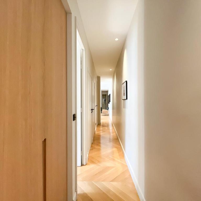 UrbanFlat 141 - Grand Appartement Champs-Elysees Ponthieu - Appartement - 28