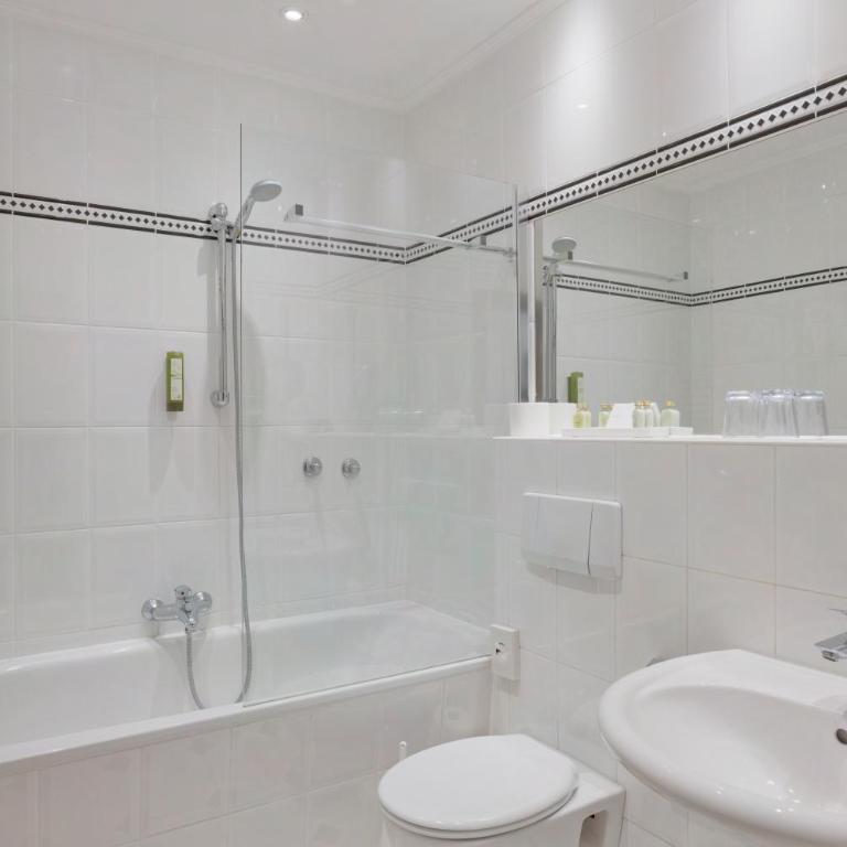 Hotel Salzburger Hof - Deluxe Vierbettzimmer - 3