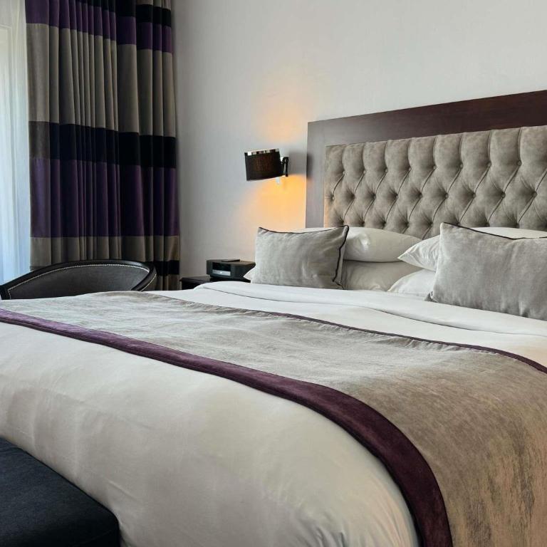 Sofitel Buenos Aires Recoleta - Suite Junior con cama grande y vistas a la ciudad - 1