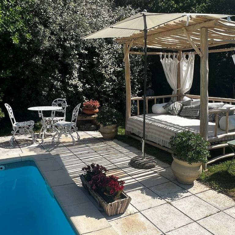 Gîte De Charme au Pied du Ventoux - Appartement 1 Chambre - Vue sur Jardin - 1