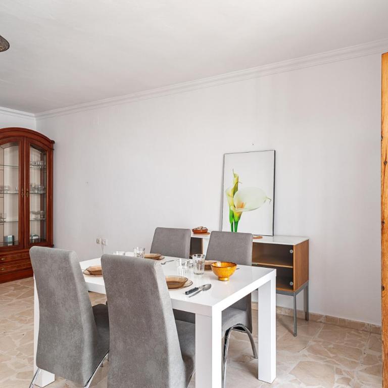 Federico 1 - Three-Bedroom Premium Apartment with Balcony - 12
