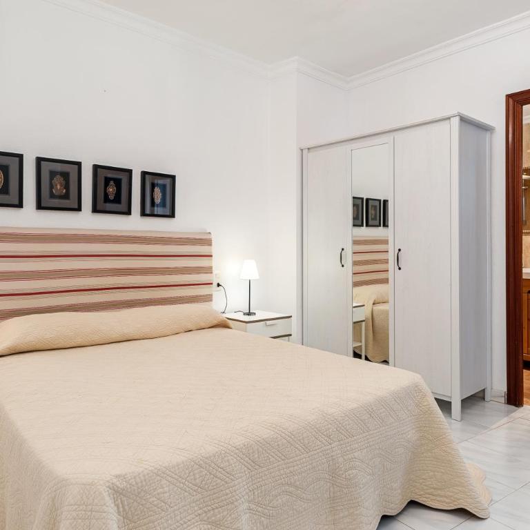 Federico 1 - Three-Bedroom Premium Apartment with Balcony - 14