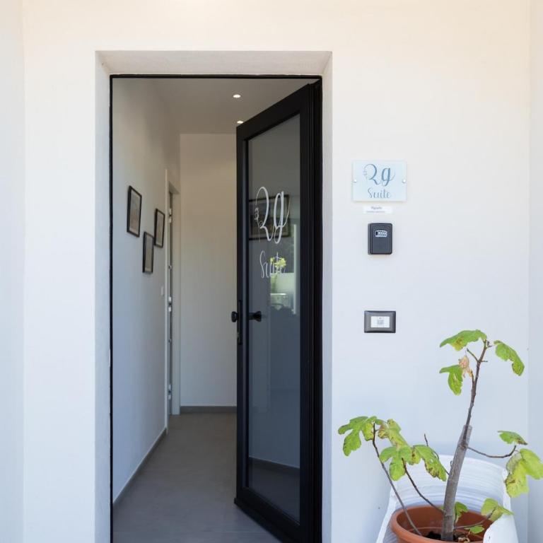 RG suite 2 with free parking - One-Bedroom Apartment - 20