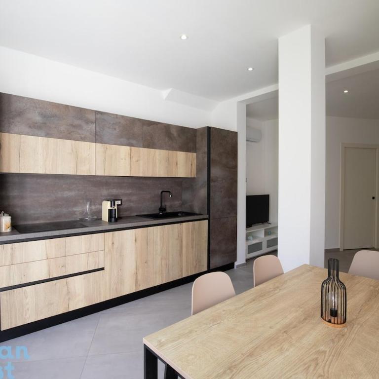 RG suite 2 with free parking - One-Bedroom Apartment - 8
