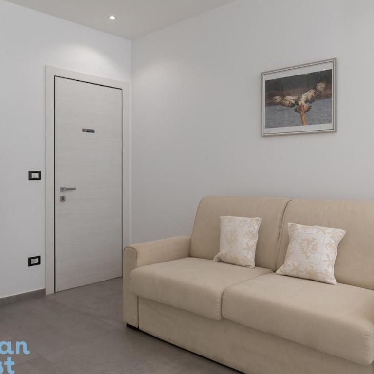 RG suite 2 with free parking - One-Bedroom Apartment - 10
