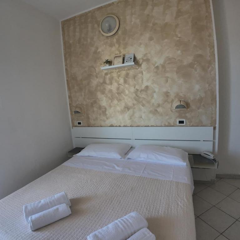 HOTEL JOHN - Camera Matrimoniale - 15