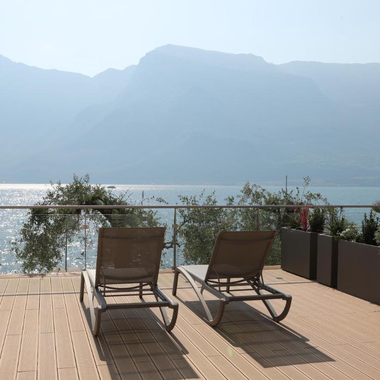 Villa Helena - Deluxe Double or Twin Room with Terrace and External Spa Bath - 16