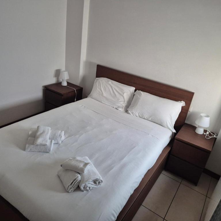 La Lira - Single Room with Private Bathroom and Balcony - 13