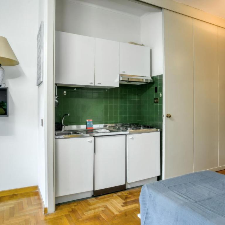 Bright Apartment near Vatican City by RHR - Appartamento con Vista Piscina - 11