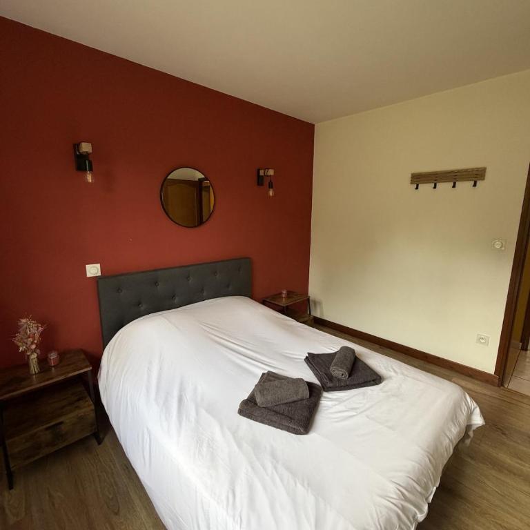 La Maison des Châtaigniers 3 chambres , terrasse , jardin à 5 min des lacs - Haus mit 3 Schlafzimmern - 5