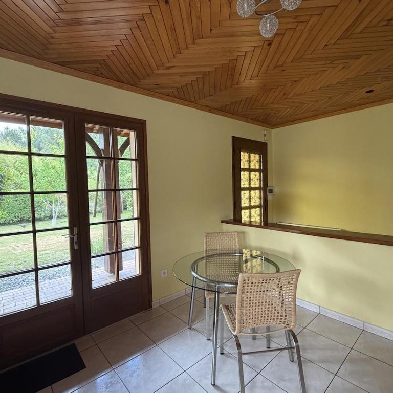 La Maison des Châtaigniers 3 chambres , terrasse , jardin à 5 min des lacs - Haus mit 3 Schlafzimmern - 9
