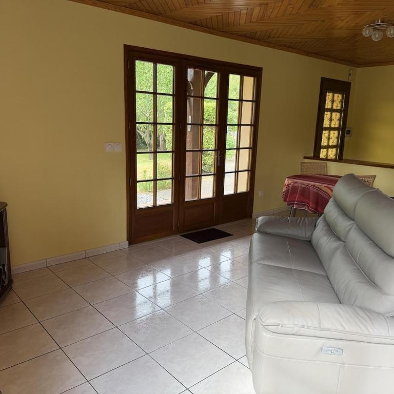La Maison des Châtaigniers 3 chambres , terrasse , jardin à 5 min des lacs - Haus mit 3 Schlafzimmern - 13
