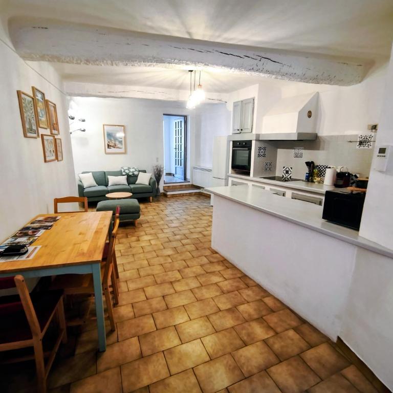 Appartement spacieux - Coeur de Grasse - Appartement 2 Chambres - 15