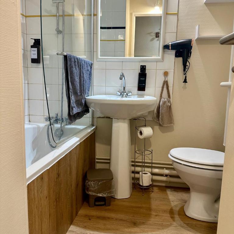 Le Studio des Ducs - One-Bedroom Apartment - 7
