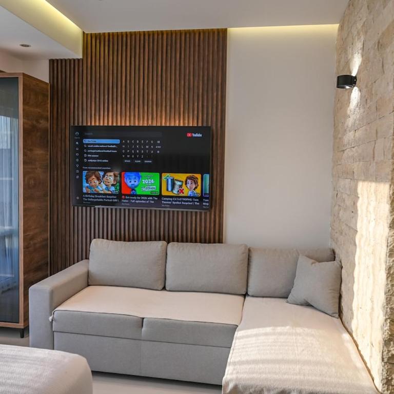 Villa LaMia - Family Room with Balcony - 16