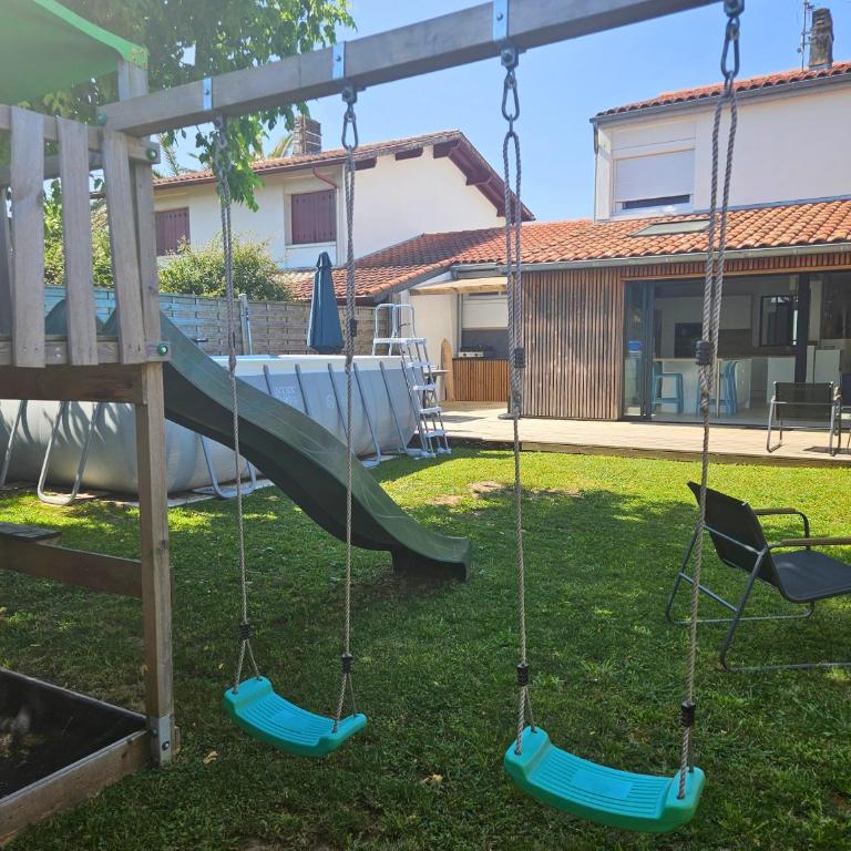 Villa Famille - Piscine - Centre - Jardin - Villa 3 Chambres - 72