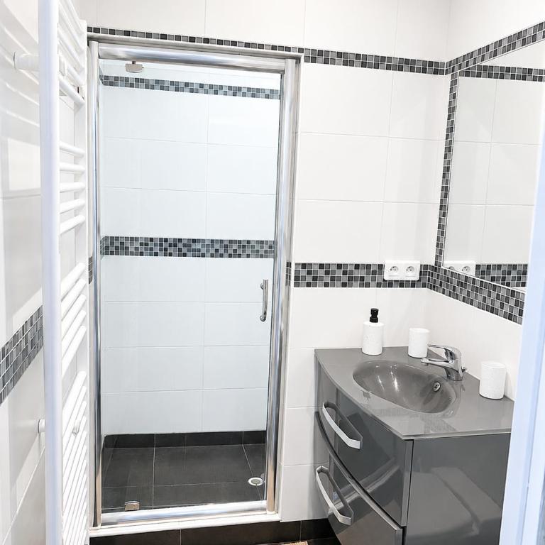 Paisible Rez-de-jardin de villa - Côte d'Azur - Appartement 2 Chambres avec Terrasse - 26