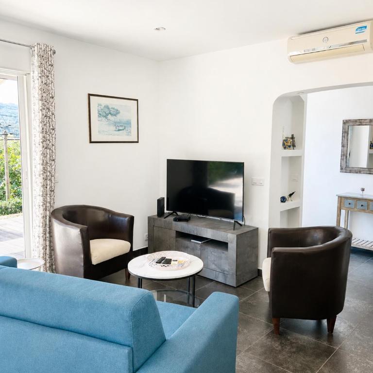 Paisible Rez-de-jardin de villa - Côte d'Azur - Appartement 2 Chambres avec Terrasse - 4