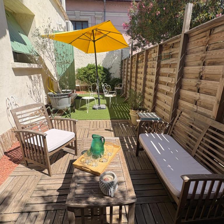 CASA DAHLIA - Charmant appartement équipé avec terrasse, 50m du port - Apartamento de 2 dormitorios con terraza - 1