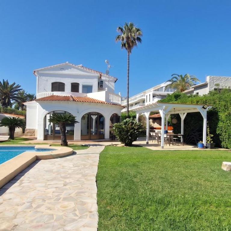 Villa Charlie - Six-Bedroom Villa - 28