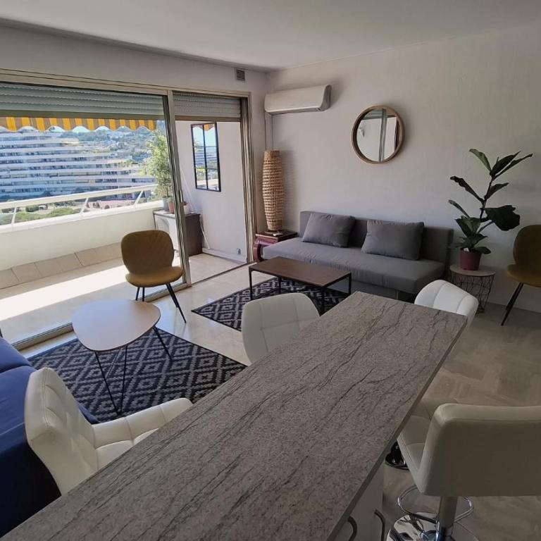 Marina Beach 6 people,Private Parking Amazing Sea view WIFI 7th floor, AC - One-Bedroom Apartment - 17