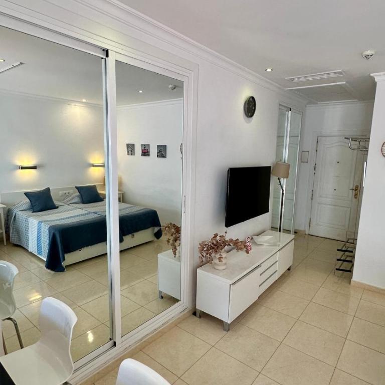 Hotel PYR, Spacious Studio with a Big Terrace - Appartamento Monolocale - 11