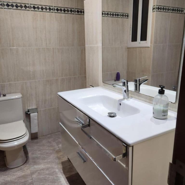Cambrils Beachfront Parking Included - Apartamento de 1 dormitorio - 4