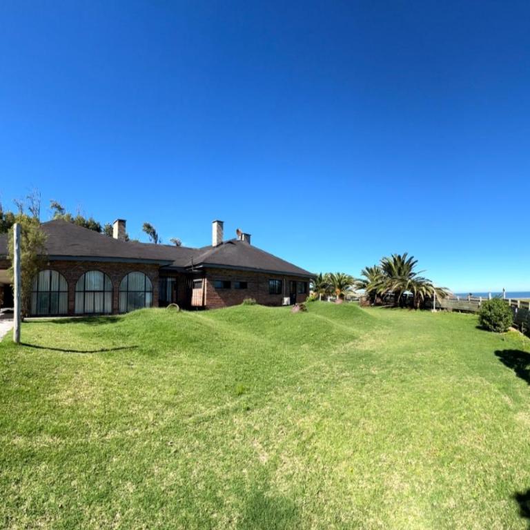 Alquiler Temporada Bella Vista, Maldonado - Casa Deluxe de 4 dormitorios - Frente al mar - 11