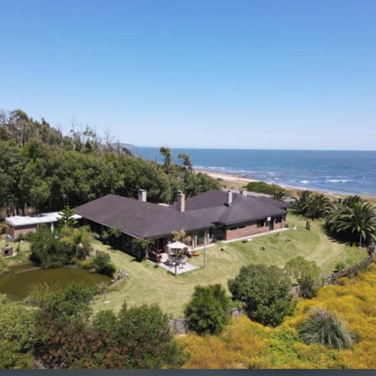 Alquiler Temporada Bella Vista, Maldonado - Casa Deluxe de 4 dormitorios - Frente al mar - 22