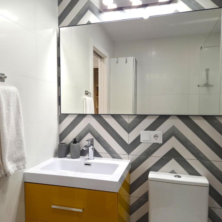 Jerez Estación de tren y autobuses VUT-CA-06078 - Two-Bedroom Apartment with Balcony - 17