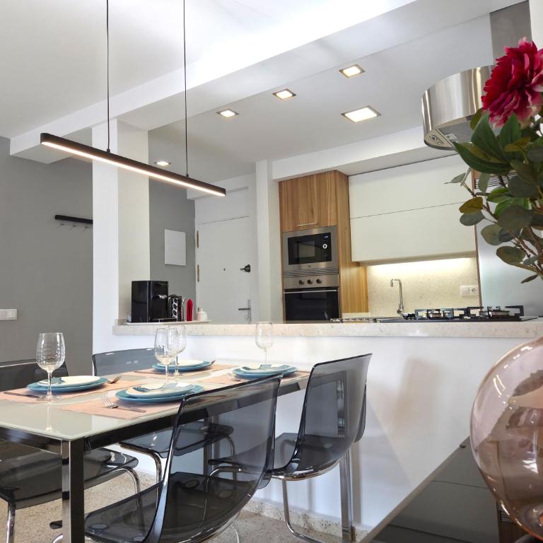 Jerez Estación de tren y autobuses VUT-CA-06078 - Two-Bedroom Apartment with Balcony - 4