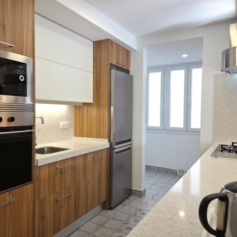 Jerez Estación de tren y autobuses VUT-CA-06078 - Two-Bedroom Apartment with Balcony - 7