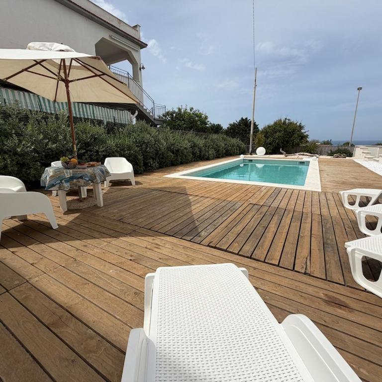 Marea Lux Sud with Pool Air Conditionin Wi-Fi - One-Bedroom Deluxe Apartment - 2